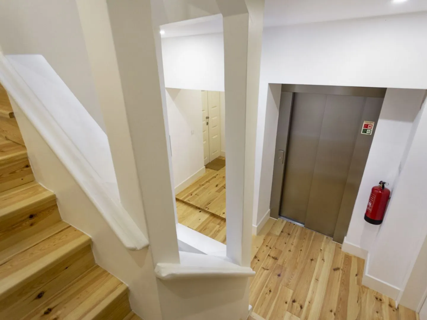 Lisboa Altido Chic 1Br Apt With Balcony Close By Graca Viewpoint And Tram Stops شقة