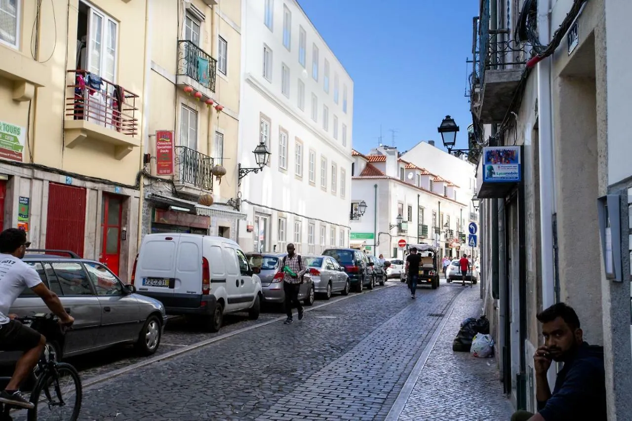 Altido Chic 1Br Apt With Balcony Close By Graca Viewpoint And Tram Stops Lisboa アパート リスボン